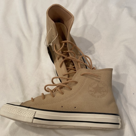 Converse Nude Suede with Tags - Picture 2 of 4